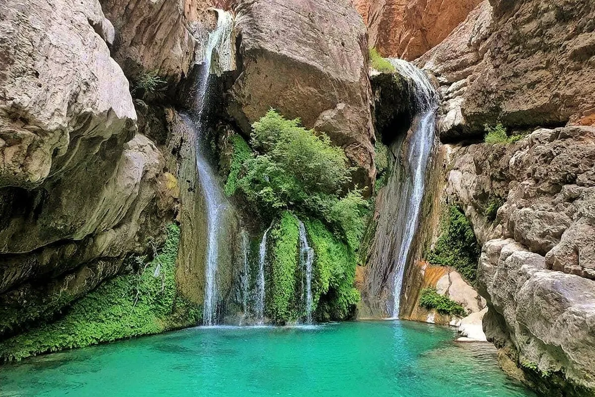 ویدئو| آبشار آذرخش در تنگه رغز