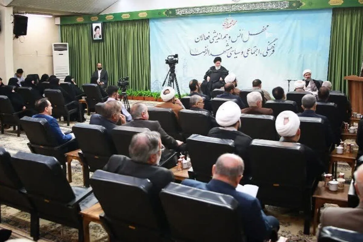 آیت‌الله علم‌الهدی: نخبگان نباید منفعل بمانند؛ هرکس ظرفیت و حاشیه اثرگذاری دارد | دولت به تنهایی مسئول حل همه مشکلات نیست