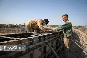 چرا بازنشستگان و کارگران باید با حقوق ۴ میلیون تومانی سر کنند؟