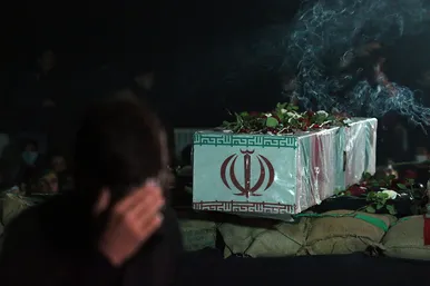 مراسم تشییع پیکر شهید گمنام در دبیرستان پسرانه امام رضا (ع)  