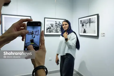 گزارش تصویری | نمایشگاه عکس گروهی «بی هوا»