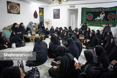 گزارش تصویری | روضه خانگی، سنتی به قدمت عزای سیدالشهدا