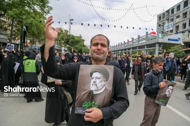 مشهد در ماتم رئیس جمهور شهید (۱)