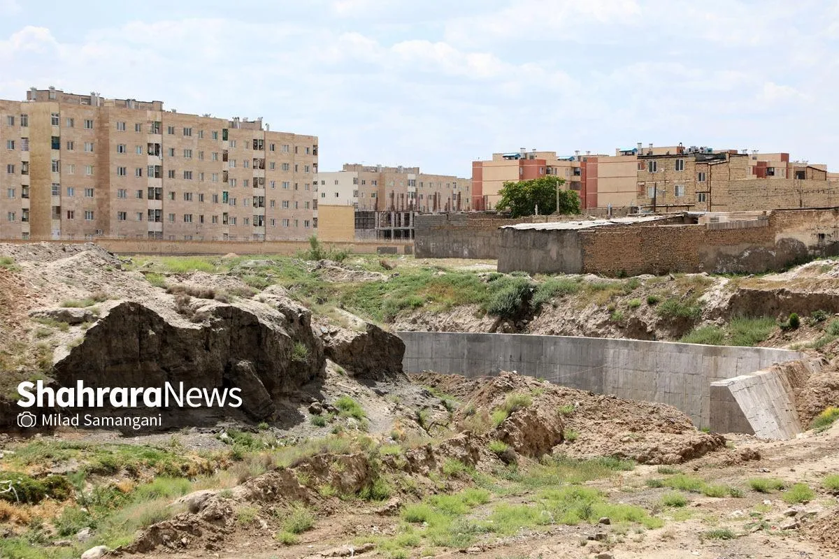 مطالبه شهروندان برای دیواره‌سازی حاشیه کانال آب سیس‌آباد مشهد