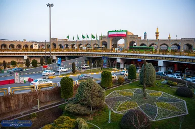 عکس| اهتراز پرچم ایران اسلامی در ورودی‌های حرم مطهر رضوی در آستانه دهه فجر (۱۱ بهمن ۱۴۰۳)