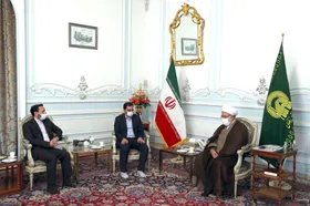 شهردار مشهد در دیدار حجت&zwnj;الاسلام مروی خواستار مشارکت&zwnj; آستان قدس رضوی در فعالیت&zwnj;های اقتصادی مشهدالرضا (ع) شد