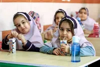غربالگری قد و وزن دانش‌آموزان ۴ پایه تحصیلی | اثرگذاری برنامه شیرمدرسه در کاهش کوتاه‌قدی