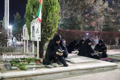 گزارش تصویری | مراسم احیای سومین شب قدر در جوار گلزارشهدای بهشت‌رضا(ع) (۳ فروردین ۱۴۰۴)