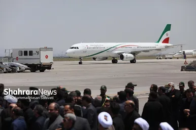 عکس‌هایی از مراسم استقبال از پیکر مطهر رئیس‌جمهور شهید در فرودگاه مشهد