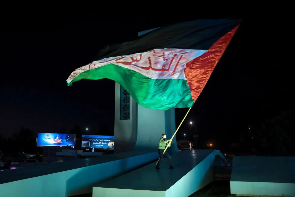 قسم به قدس که یک روز، روز فتح آید| گزارشی از خروش مشهدی‌ها در جشن مردمی عملیات «طوفان الاقصی»+ فیلم