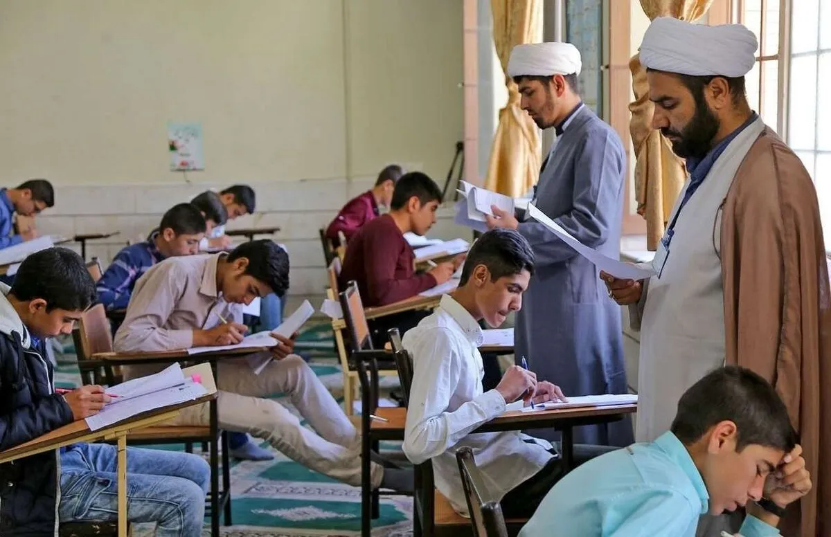 اعتکاف علمی با حضور ۳ هزار و ۸۰۰ طلبه در حرم مطهر امام‌رضا (ع) برگزار شد