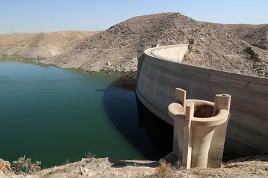 سد‌ طرق در آستانه‌ی ته‌نشینی