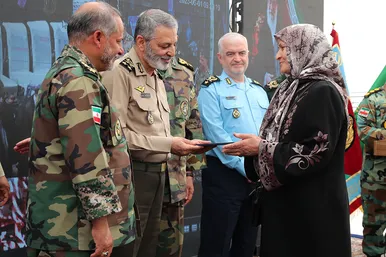 مراسم بهره برداری از طرح ۸۸۸ واحدی منازل سازمانی ارتش در مشهد 