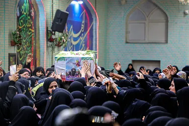 تشییع پیکر بانوی شهیده فاطمه دهقانی از شهدای حادثه تروریستی کرمان