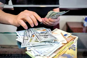 آخرین قیمت دلار توافقی نیما (۲۶ آذر ۱۴۰۳) | دلار حواله: ۶۱هزار و ۲۸۹ تومان