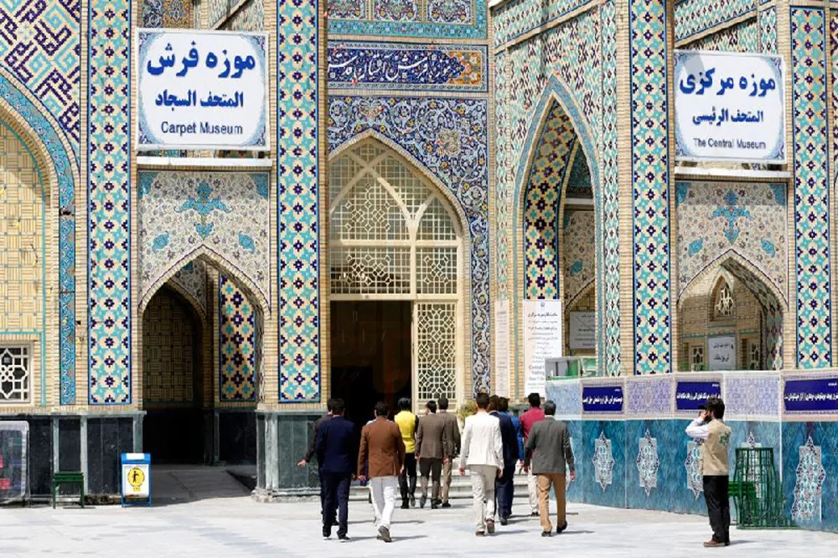 گشایش نمایشگاه در حرم مطهر رضوی در هفته دفاع مقدس