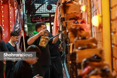 گزارش تصویری | آیین مشعل گردانی نجفی های مقیم مشهد در شب عاشورا