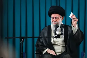 رهبر انقلاب: ۲۲ بهمن امسال مظهر اتحاد ملی خواهد شد| اختلافات تبدیل به گسل نشود| امروز ارتش به&zwnj;مراتب انقلابی&zwnj;تر و آماده&zwnj;تر است+ فیلم و عکس