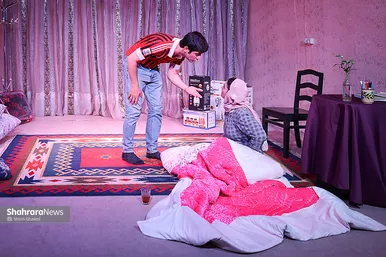 گزارش تصویری | نمایش «شربت زعفران، آویشن، پونه و چند قطره روغن گل مغربی»