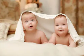 بررسی عوارض بارداری چندقلویی