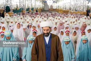 گزارش تصویری | جشن تکلیف دانش آموزان دختر مدارس غیر دولتی در حرم مطهر رضوی