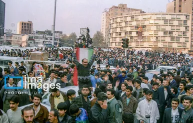 ۸ آذر ۱۳۷۶ روزی که ایران خندید