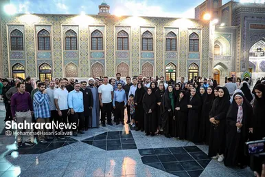 عرض ارادت قهرمانان ورزش ایران در حرم مطهر رضوی