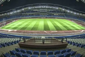 پرونده میزبانی استقلال و پرسپولیس در مشهد دوباره به جریان افتاد | قفل در&zwnj;های ورزشگاه امام رضا(ع) باز می&zwnj;شود؟