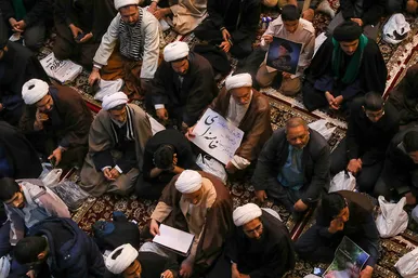  همایش حوزویان در پاسخ به اهانت نشریه فرانسوی