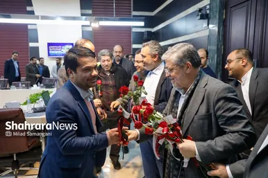 گزارش تصویری | نشست صمیمی شهردار مشهد با رانندگان و فعالان حوزه حمل و نقل