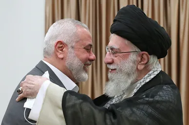 عکس‌هایی از دیدارهای سال‌های گذشته شهید هنیه با رهبر انقلاب اسلامی