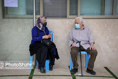 واکسیناسیون سالمندان بالای ۸۰ سال در مشهد