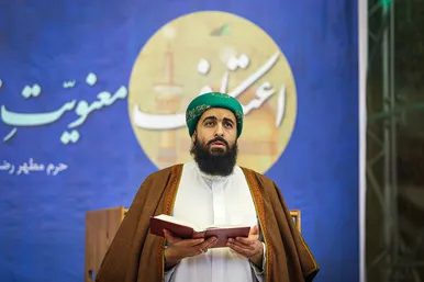 آیین معنوی اعتکاف در حرم امام رضا (ع)