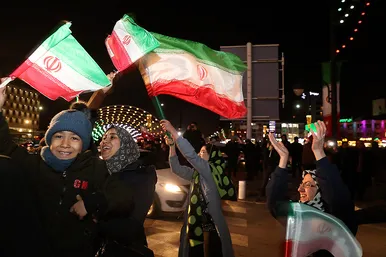 شادی مردم مشهد بعد از برد تیم ملی ایران مقابل ژاپن
