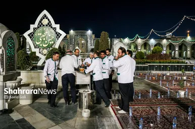 ضیافت افطاری زائران حرم مطهر رضوی