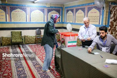 عکس‌هایی از دور دوم انتخابات ریاست جمهوری در مشهد (۴)