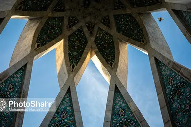 آرامگاه حکیم عمر خیام در نیشابور