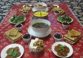 چه غذا&zwnj;هایی برای وعده افطار مناسب است؟