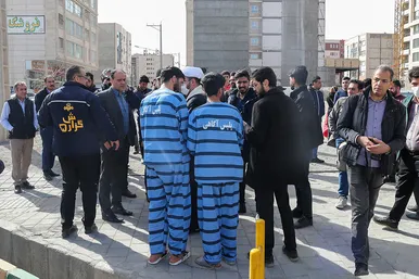 دستگیری باند موبایل قاپی در مشهد‎‎