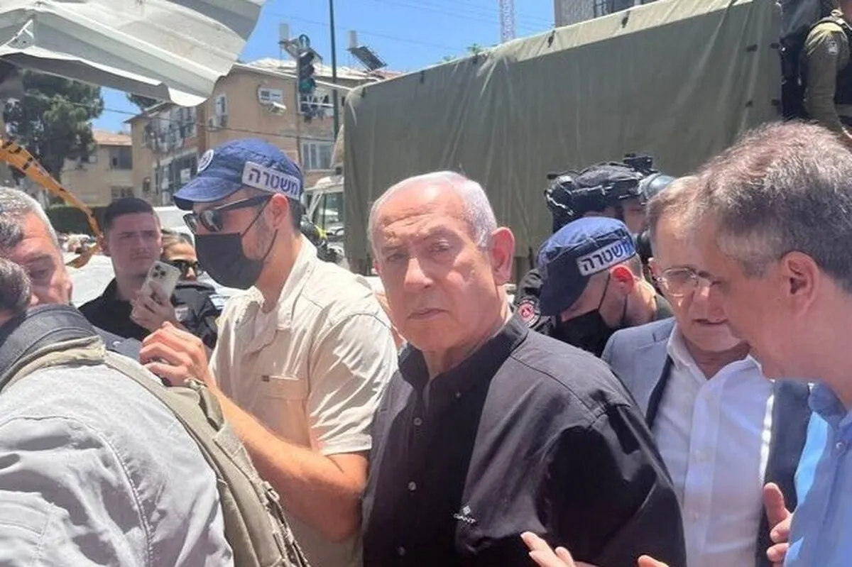 نتانیاهو بالاخره از پناهگاه خارج شد