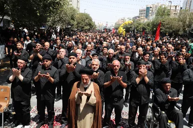 عزاداری روز عاشورا در خیابان امام رضا علیه السلام مشهد