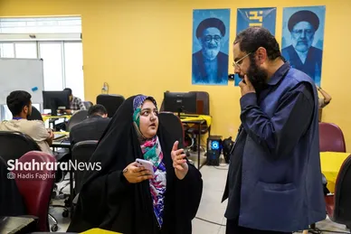 گزارش تصویری | رویداد تولید پوستر و اکران شهری «برای خدمت»
