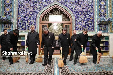 آیین جاروکشی حرم مطهر رضوی