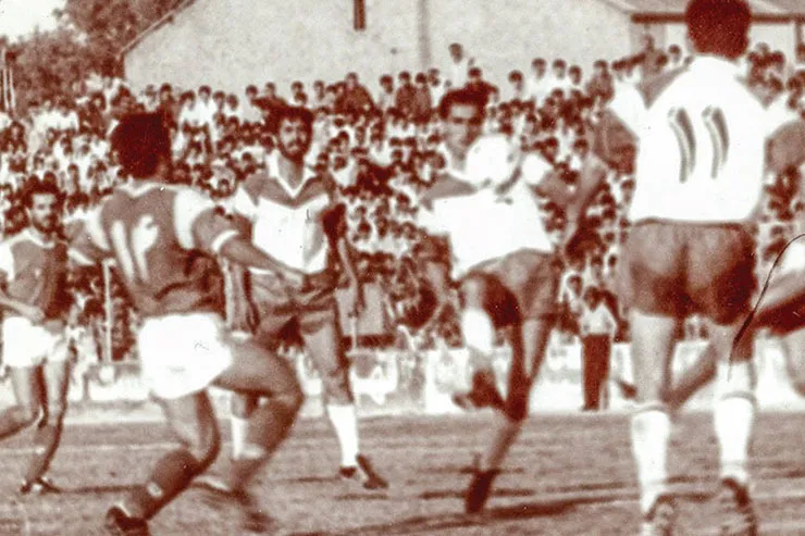 قاب خاطره | بازی تیم‌های پیام مشهد و پرسپولیس تهران
