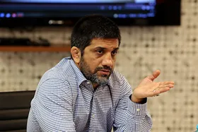 دبیر برای ۲۱ مربی و کشتی&zwnj;گیر درخواست حواله خودرو داد