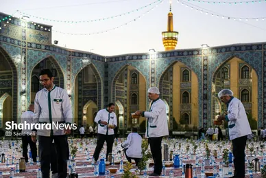 ضیافت افطاری زائران حرم مطهر رضوی