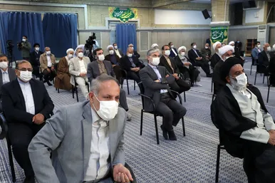 دیدار جمعی از مسئولان نظام و مهمانان شرکت کننده در کنفرانس وحدت اسلامی با رهبر معظم انقلاب