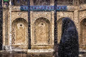 باران می&zwnj;بارد