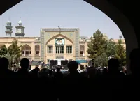 پیکر‌های مطهر شهیدان راه خدمت به حرم حضرت معصومه (س) رسیدند+ فیلم