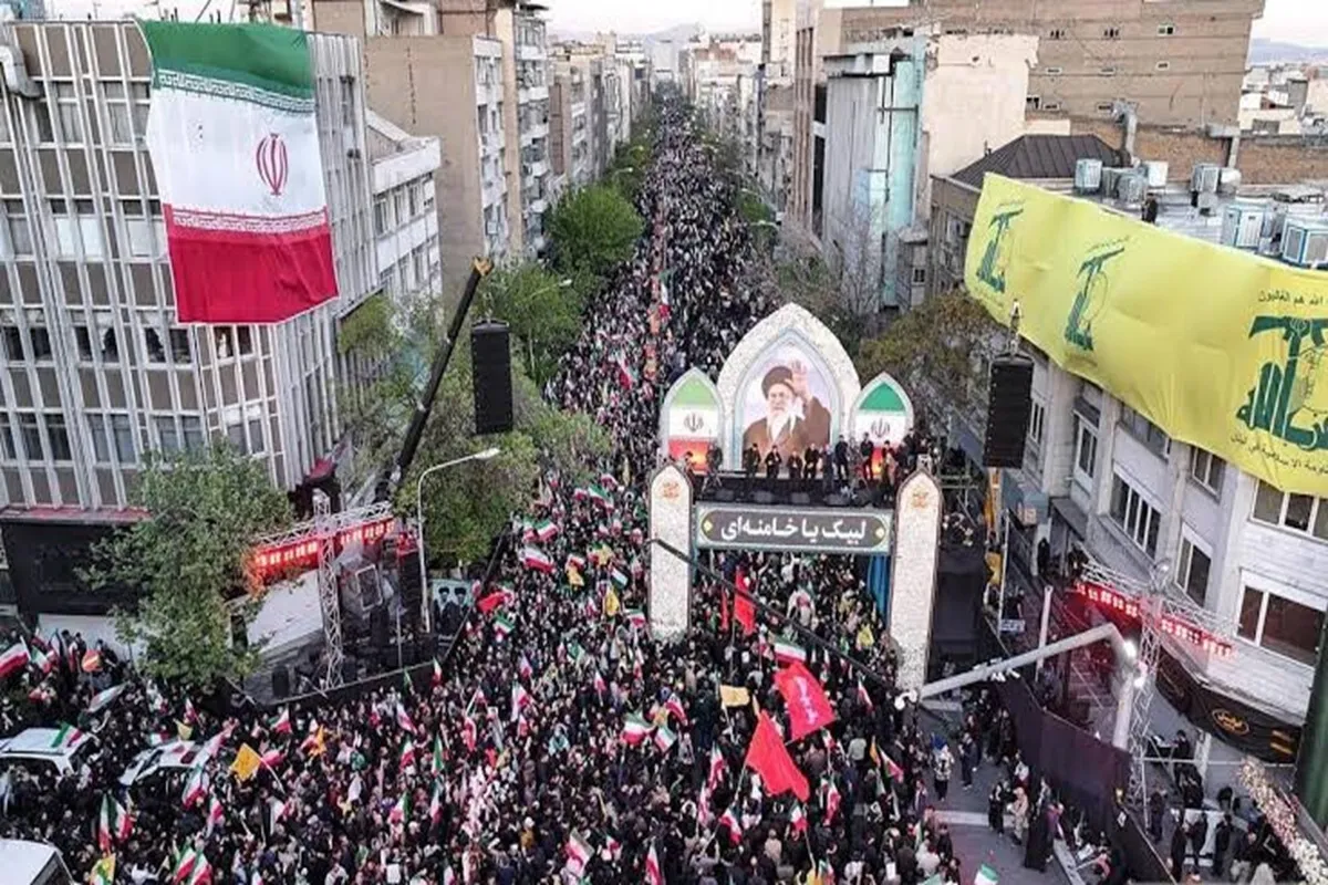 پایان مراحل آماده‌سازی خودروی حامل پیکر مطهر رهبر شهید انقلاب با الهام از ضریح امام رضا(ع) + فیلم